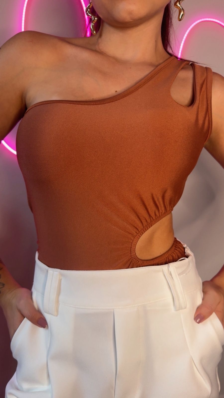 body recorte lateral